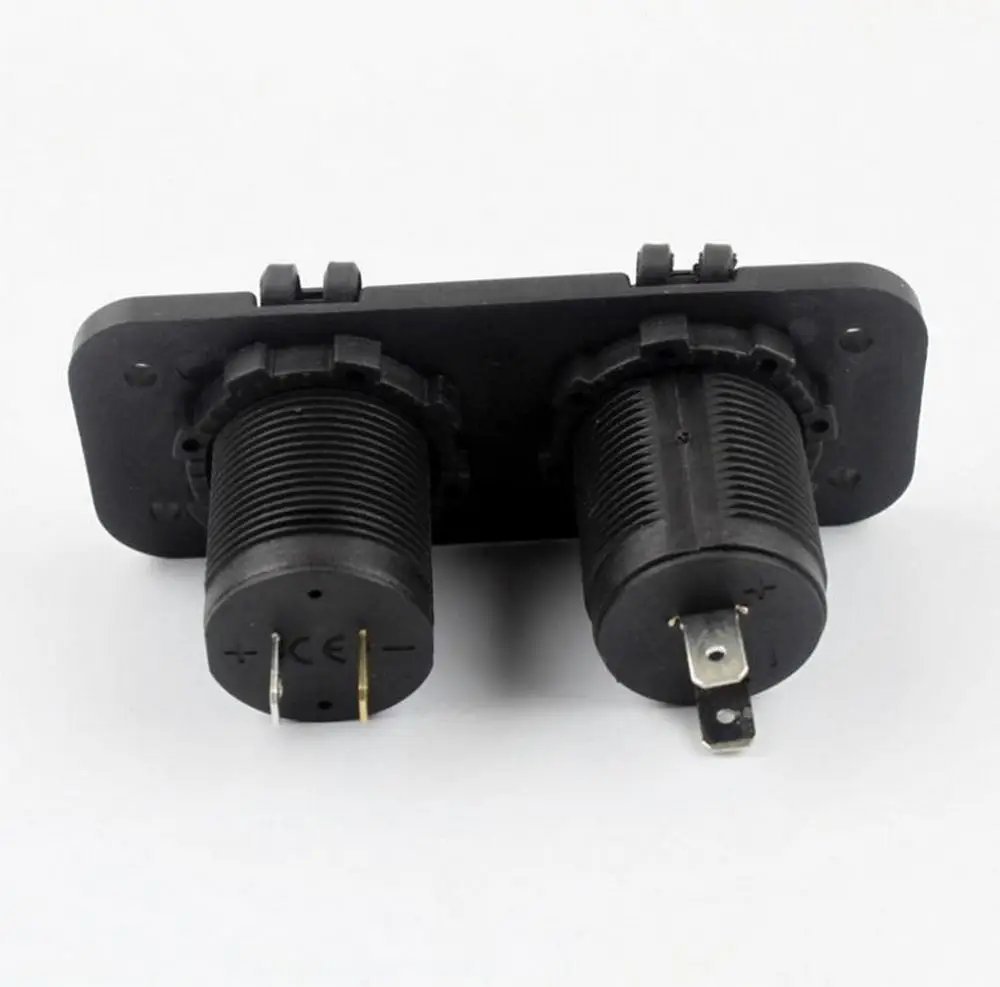 Автомобильное зарядное устройство с двумя USB-портами |