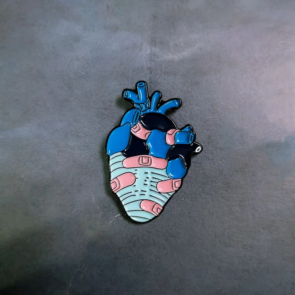 

Heart Punk Pins Band-Aid Repair Broken heart Badges Brooches Bag Accessories Enamel pins for Friends Gifts Jewelry for Friends