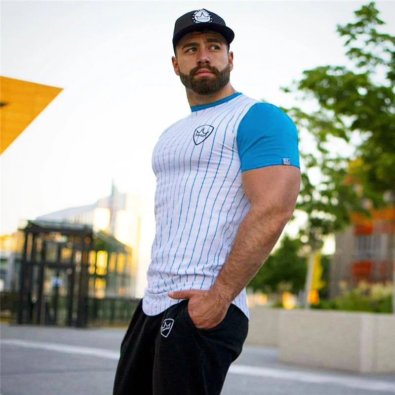 Фото 2018 лето новый стиль Узкие вставки футболка Фитнес Бодибилдинг майка Slim fit Мода 2018 лето новый стиль Узкие вставки футболка Фитнес Бодибилдинг майка Slim fit Мода