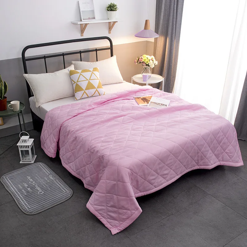 

2022 New Thin Summer Quilt Blanket Soft Comforter Bed Cover Solid Pink White Quilting Home Textiles Suitable for Adults Kids Q13
