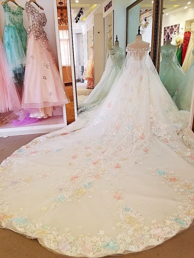 Роскошное Свадебное платье с открытыми плечами и бисером бальное объемными