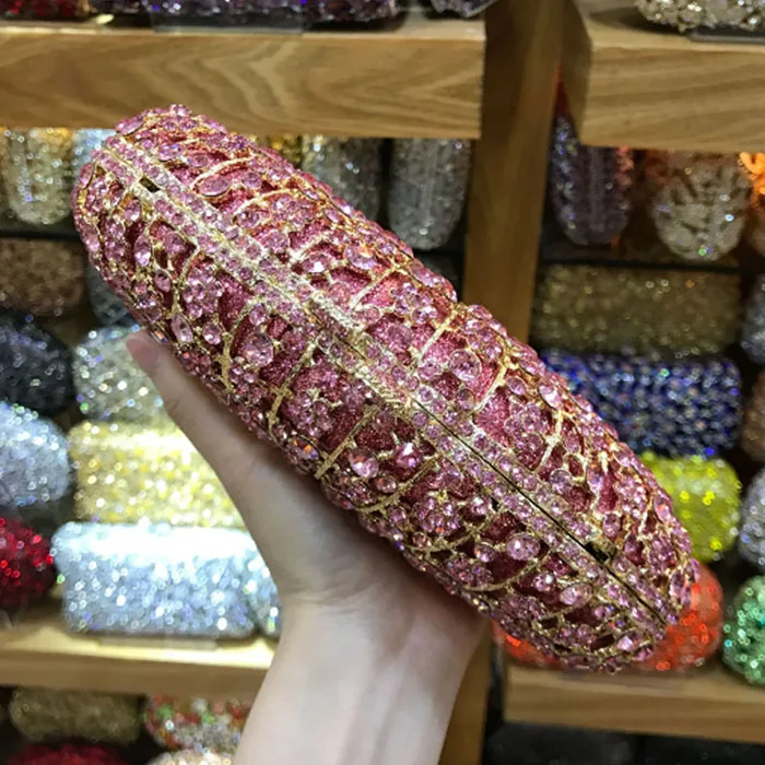 Роскошная сумочка клатч со стразами