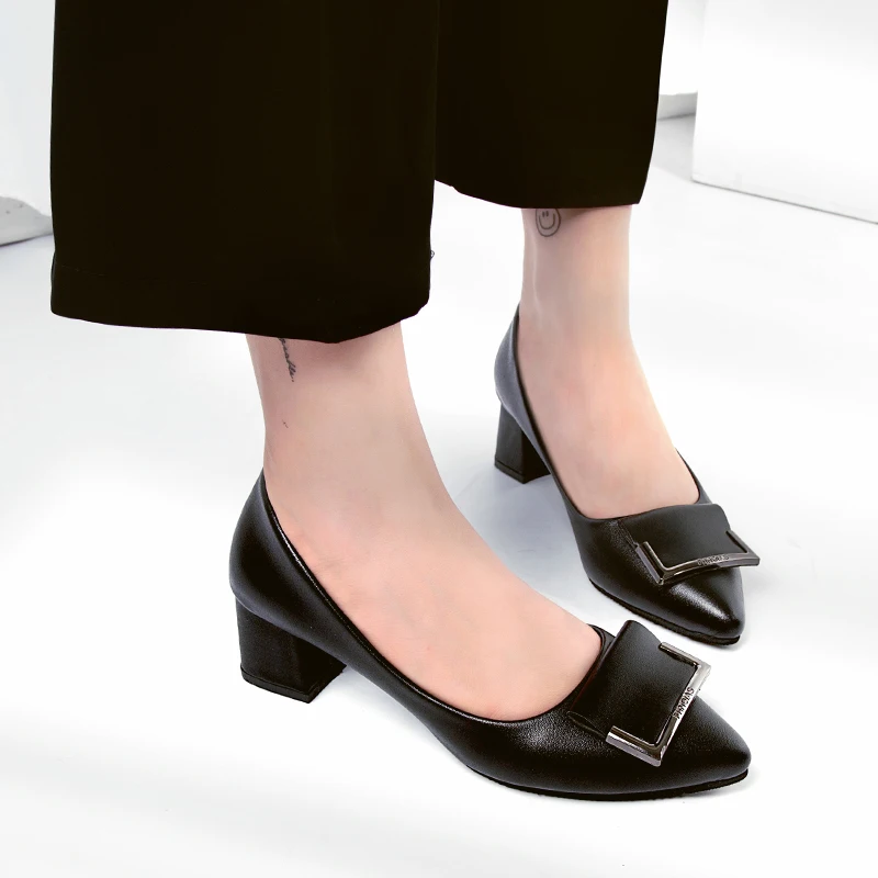 Модные туфли-лодочки с острым носком и бантом Обувь на среднем квадратном