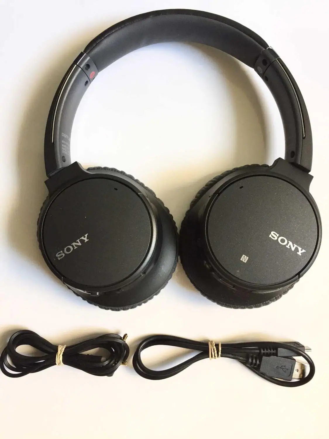 Б/у SONY CH700N Беспроводной Bluetooth Шум шумоподавления наушники WH 98% Новый|Наушники и