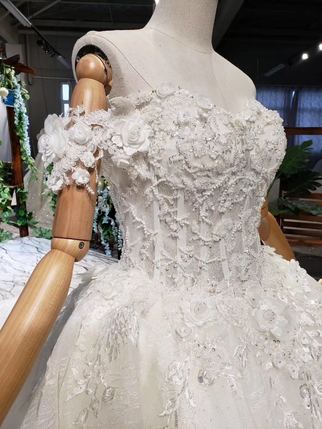 

Vestido De Noiva 2019 3d Flowers Real Crystals Beads Luxurious Wedding Dress Plus Size Vintage Muslim Bridal Party Wedding-dress