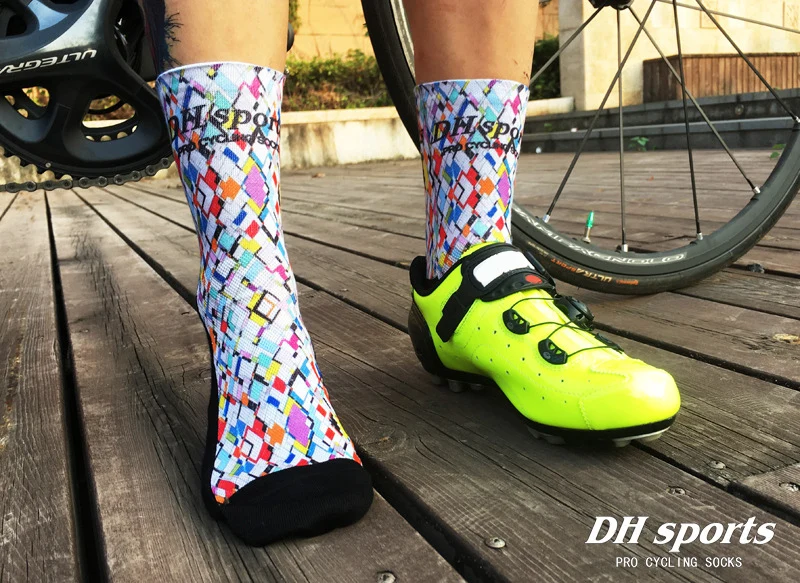 DH Спортивные Профессиональные брендовые велосипедные носки, защищающие ноги, цветные спортивные носки с принтом, высокое качество, носки для велосипеда, бега