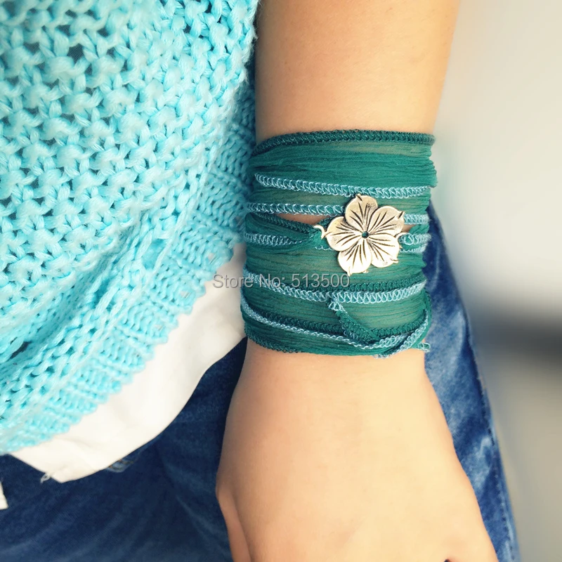 Белый и зеленый цвет на выбор браслет из натурального шелка с подвеской