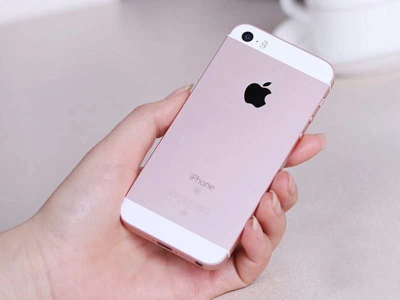 Б/у разблокированный Apple iPhone SE, определение отпечатка пальца двухъядерный 4 аппарат не привязан к оператору сотовой связи смартфон 2 Гб Оперативная память 16 Гб/64/128 ГБ Встроенная память за счет сканера отпечатков пальцев мобильного телефона