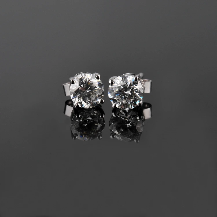 Серьги-гвоздики из 18-каратного белого золота с бриллиантами 4 карата | Украшения и