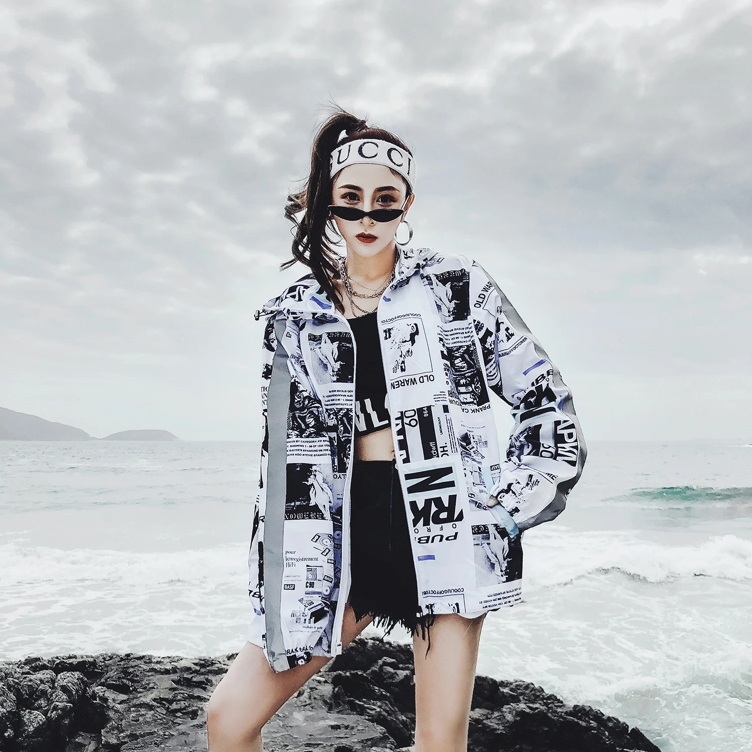 Куртка бомбер женская с принтом базовая бейсбольная куртка пилот в стиле