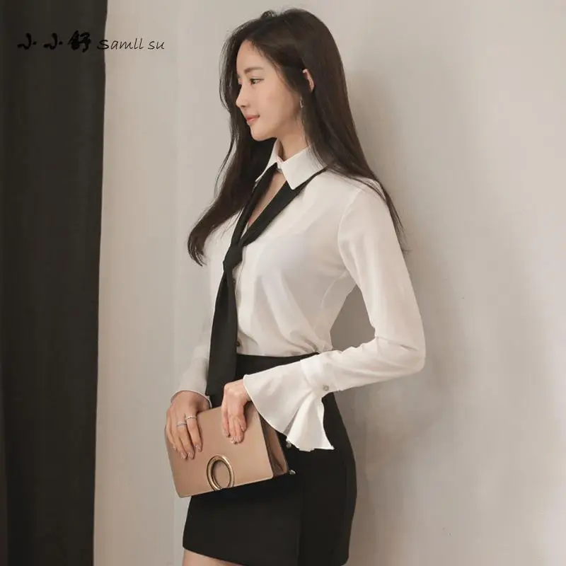 Женское платье рубашка с V образным вырезом черное офисное мини расклешенным