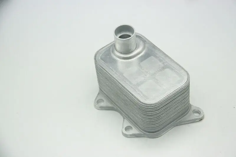 Масляный радиатор двигателя подходит для A UDI A4 SEAT S KODA O ctavia V W p assat OEM 06J117021D 06J 117