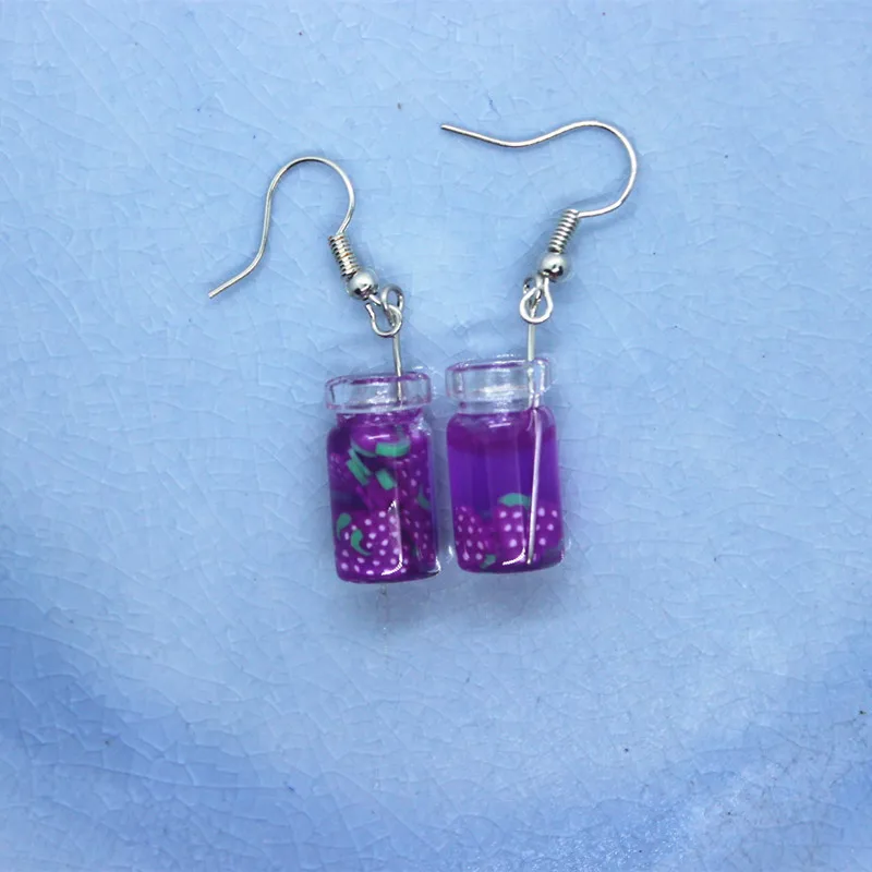 Забавные индивидуальные серьги в виде баночек из консервированных фруктов