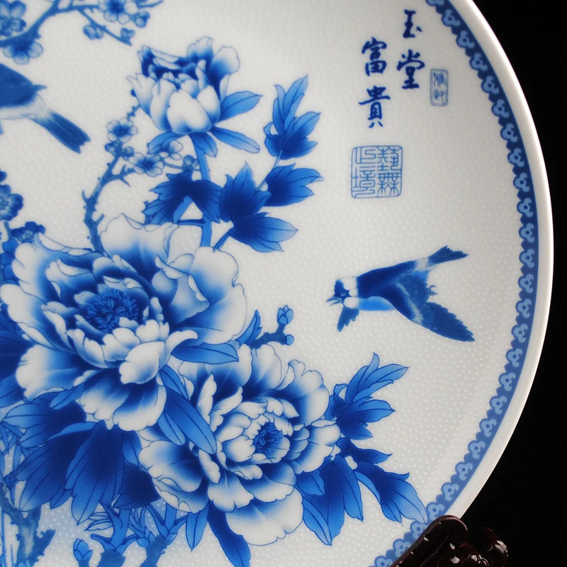 Керамическая Сине белая пластина для богатства Jingdezhen фотография гостиной