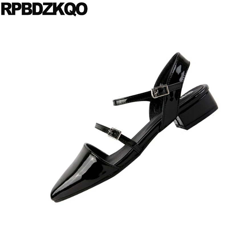 2018 низкий каблук Бургундия мода Slingback сандалии с двойным ремнем коренастый