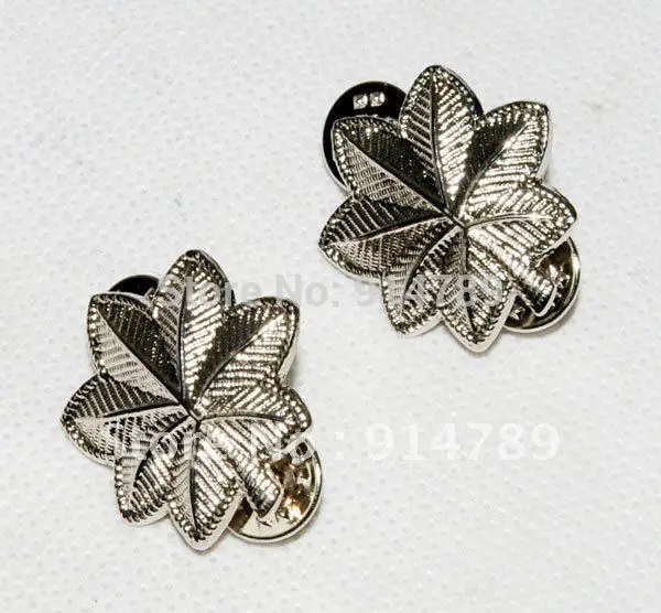 

PAIR OF WW2 US ARMY LIEUTENANT COLONEL EPAULETTE DEVICE PIN BADGE -31946