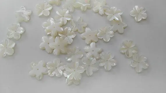 50pcs 10 12 15mm Genuine MOP Shell bead Pearl filigree florial snow flake flower petal pink red white Carved beads | Украшения и