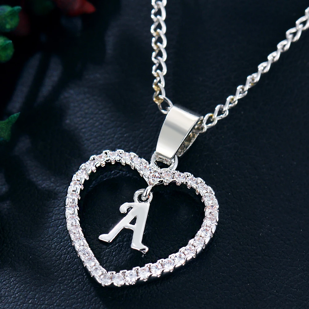 Женское колье чокер с кулоном из фианита золотистого цвета|pendants for women|name necklacenecklace