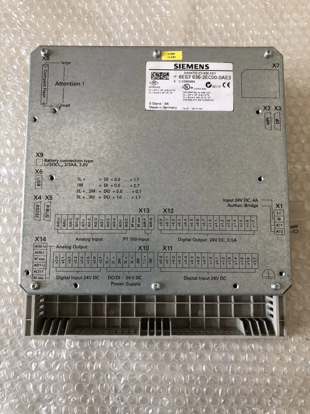 Siemens Simatic C7-636 KEY 6ES7 636-2EC00-0AE3 6ES7636-2EC00-0AE3 используется в хорошем состоянии |