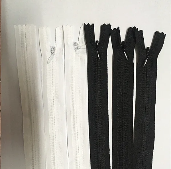 прическа с цветными невидимками. прически с невидимками. прическа с заколками невидимками. прически на каре с невидимками. прическа с заколками невидимками.