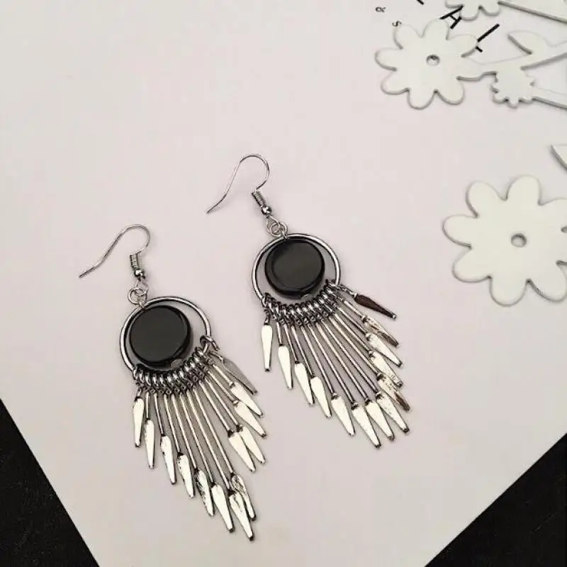 Серьги с кисточками женские Круглые черные корейские популярные золотые