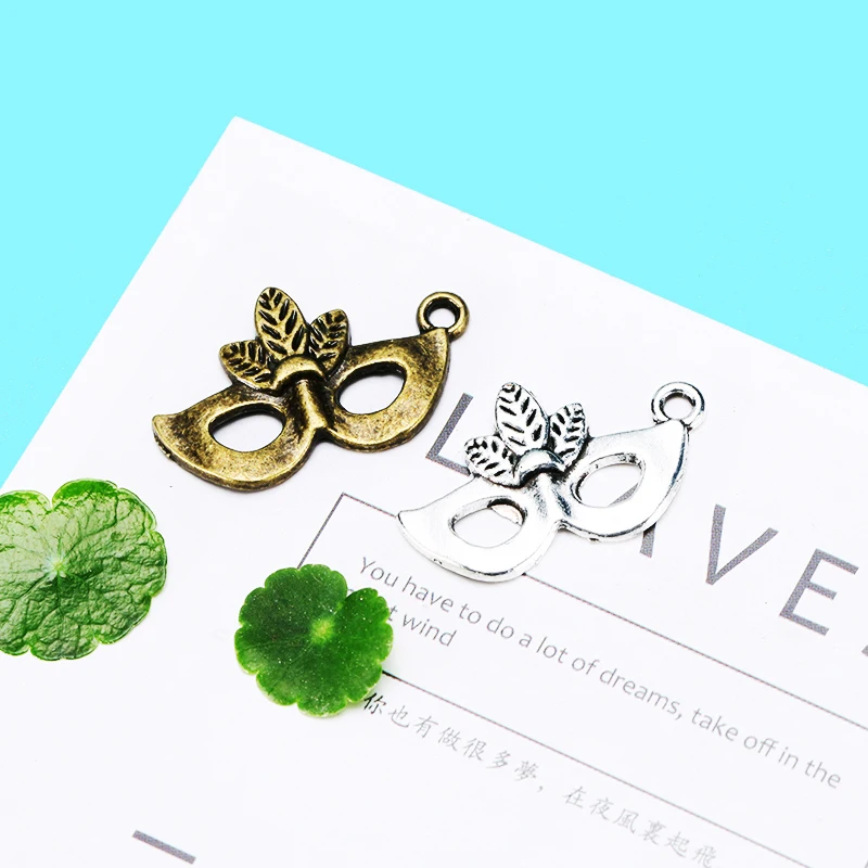 Подвеска в виде маски из сплава для изготовления ювелирных изделий своими руками