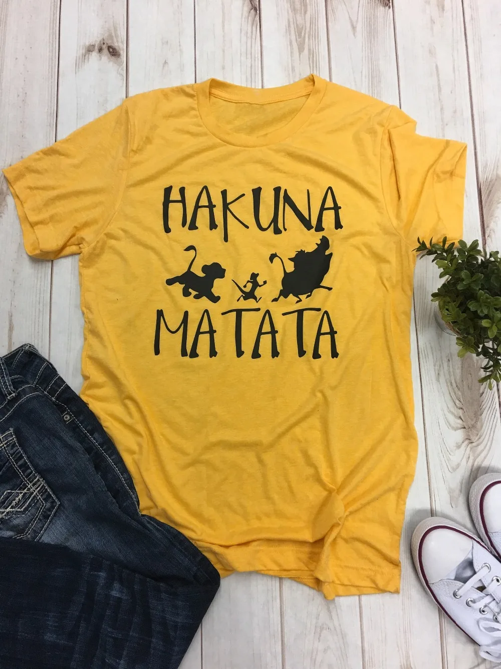Женская футболка с забавным цитатным принтом хакуна матата хлопковая