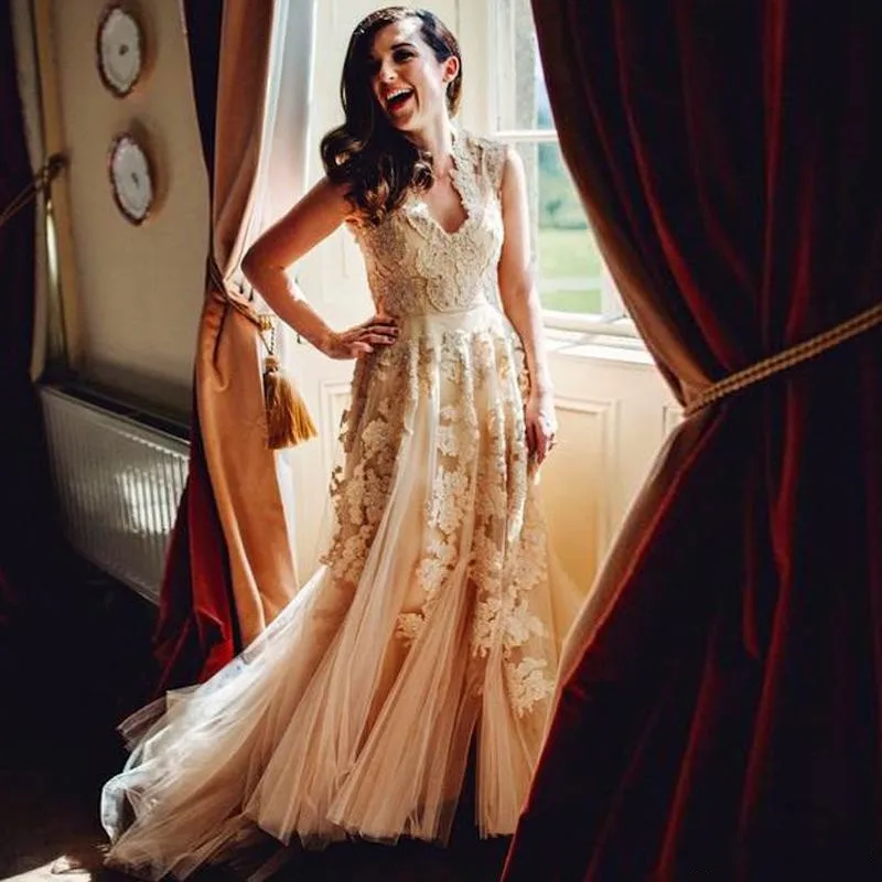 2016 Кружева Тюль Свадебные Платья Строки Кристаллы Аппликация V Шеи Граф Поезд