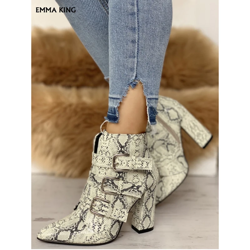 Новинка 2019 года ботильоны с острым носком и пряжкой из змеиной кожи женские