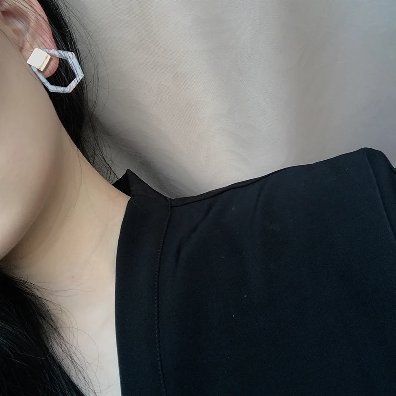 

Geometric Hollow White Hexagon Golden Metallic Quadrangle Vintage Resinic Acrylic Stud Earrings For Women