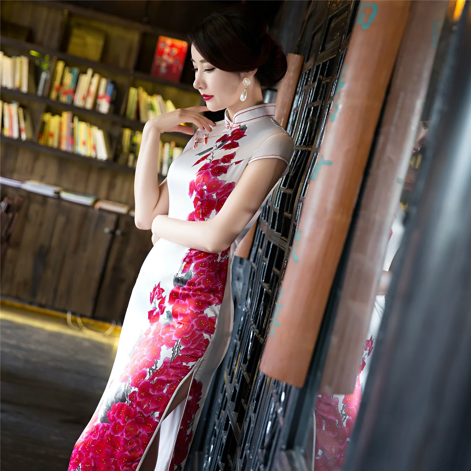 Qipao длинное шелковое китайское стильное платье с красной вышивкой cheongsam размера плюс длинное традиционное китайское платье для женщин