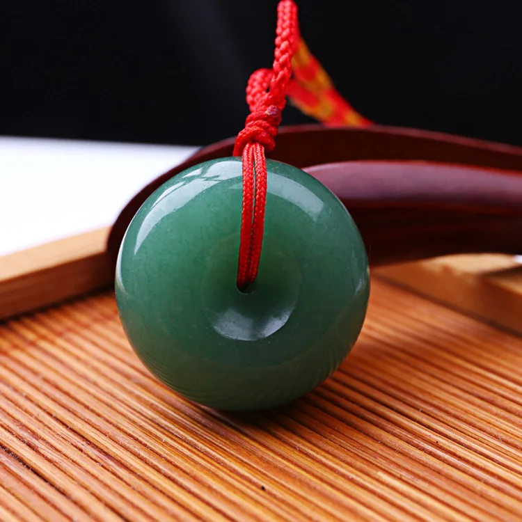 Подвеска с нефритом из натурального зеленого камня круглая подвеска пряжкой в