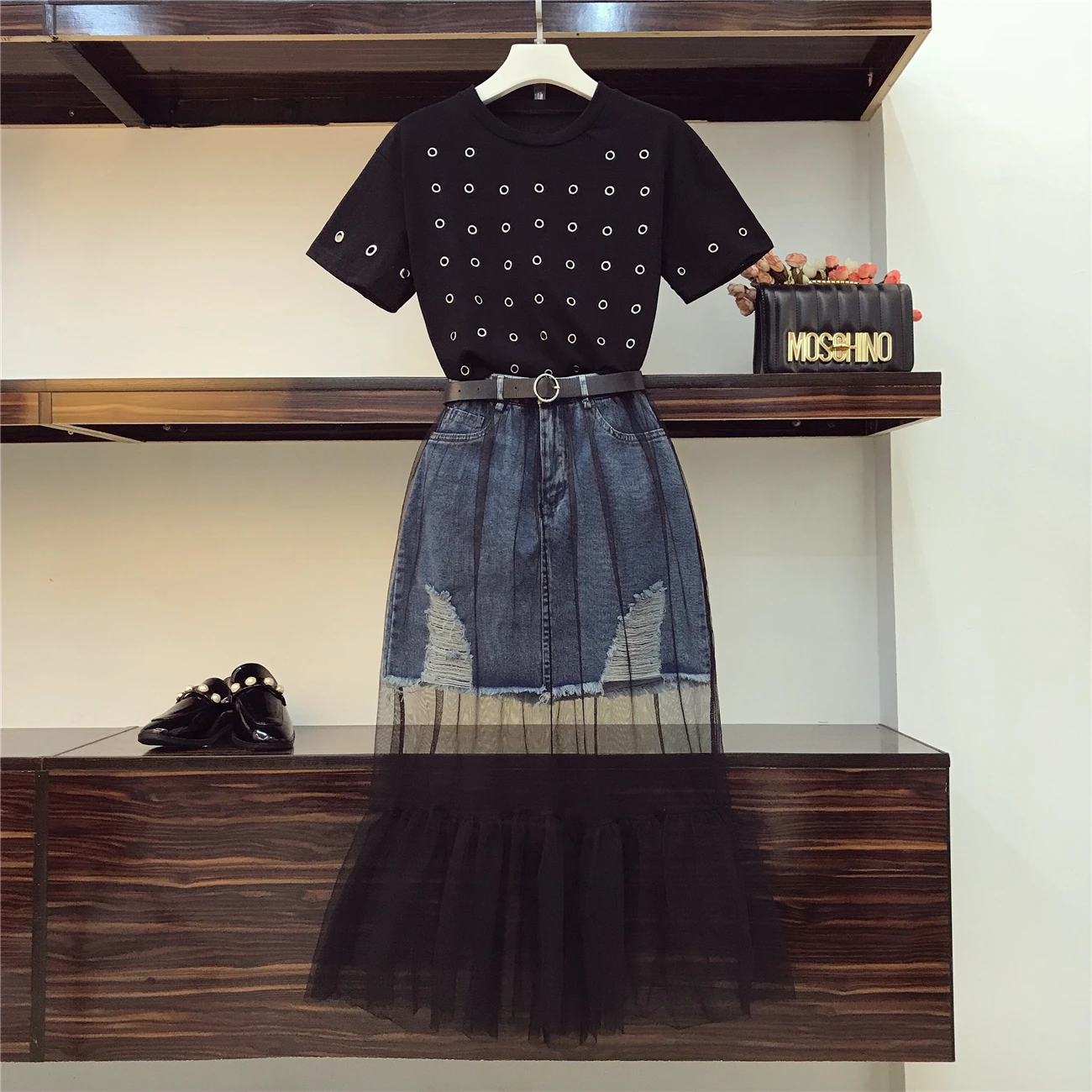 Фото The new spring and summer 2018 social suit female hollow out tangerine T-shirt fashion stitching skirt two pieces set Женская одежда The new spring and summer 2018 social suit female hollow out tangerine T-shirt fashion stitching skirt two pieces set Женская одежда