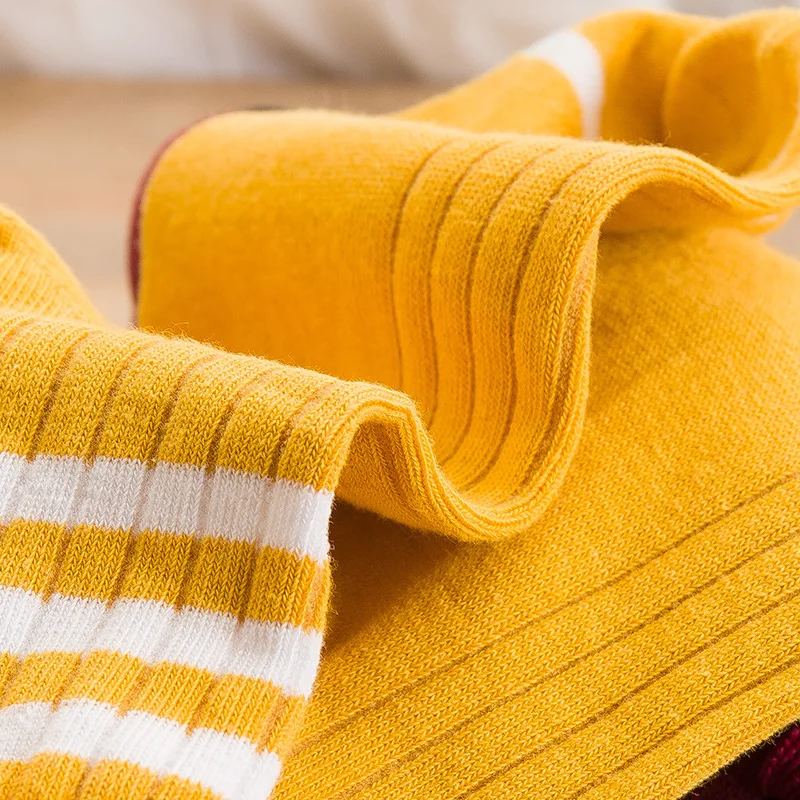 Чулочно-носочные изделия с хлопком в полоску осень-зима женские носки | Женская