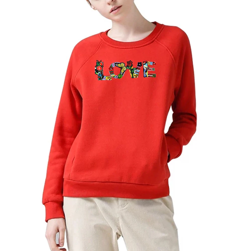 Нашивки с надписью LOVE украшенные бисером и блестками изображением улыбки для