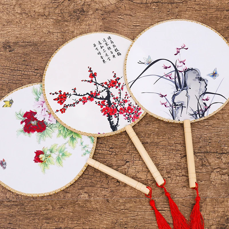 

Handmade Classic Ethnic Round Hand Fan Handle Traditional Craft Silk Fabric Fan Gift Ladies Chinese Dance Fans for Wedding