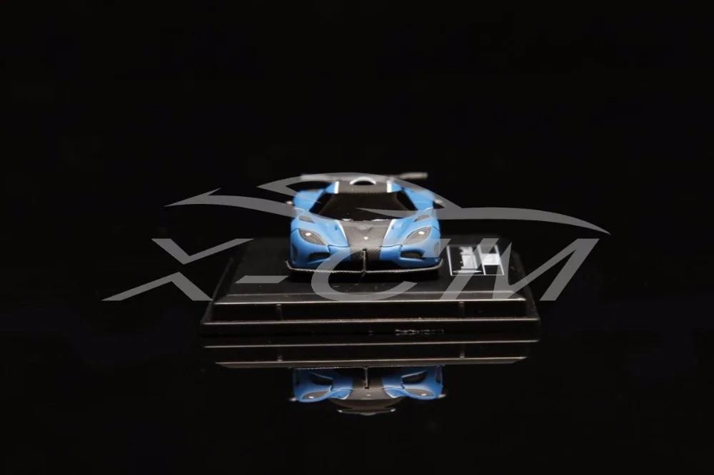 Полимерная модель автомобиля FrontiArt Koenigsegg One: 1 Avan style 1: 87(матовый синий)+ маленький подарок