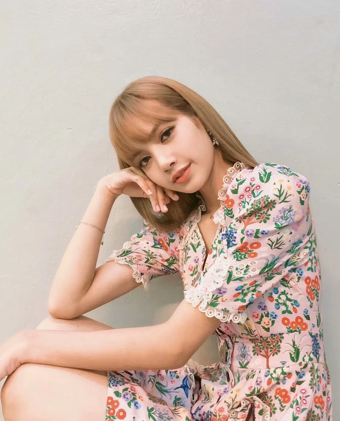 Kpop Blackpink LISA, новинка, кружевное платье с v-образным вырезом, женская летняя уличная одежда, корейские Популярные Платья с цветочным принтом для девочек