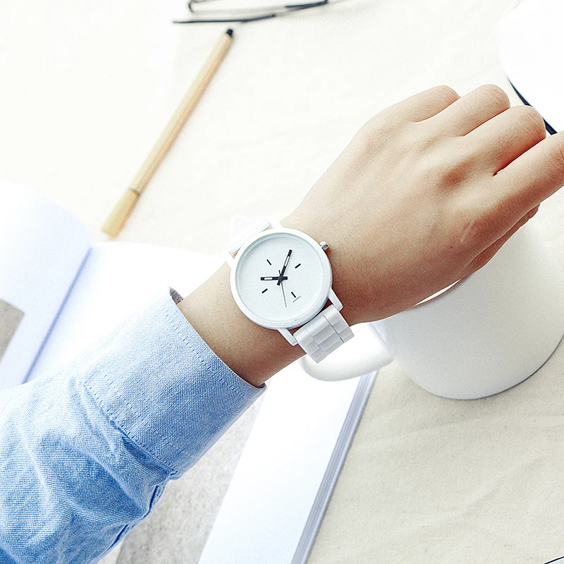 

2017 New Fashion Women Watch White and Black Jelly Silicone Watches Simple Style Wristwatch Casual Quartz Watch relogio feminino