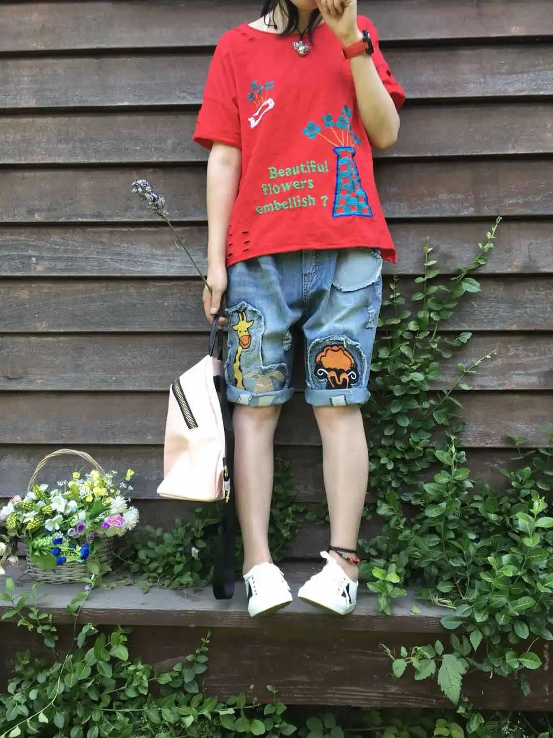 Летние Для женщин футболка Ретро свободные вышитые топы цветок отверстие новые