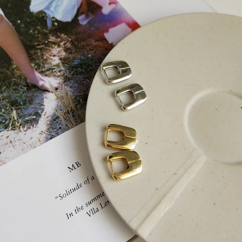 Женские серьги кольца с пряжкой в форме ушей из серебра 925 пробы золотистого