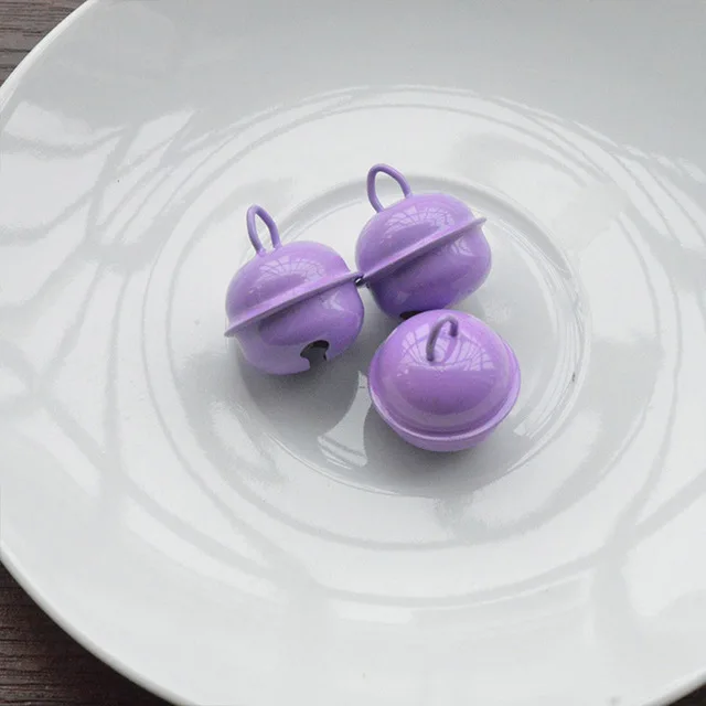 purple Новые 10 шт Мини модные красочные металлические колокольчики украшения Рождественские украшения кулоны для животных Ключ DIY ремесла аксессуары - Цвет: purple