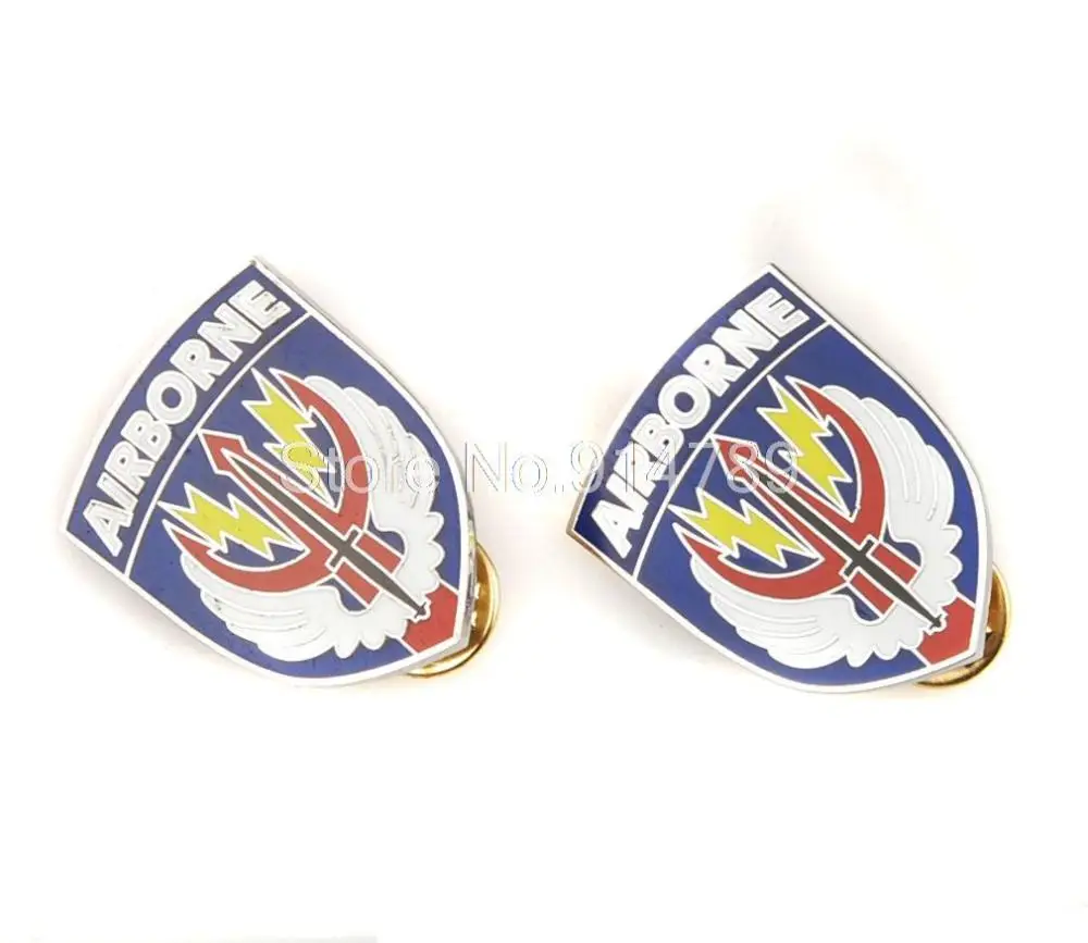

PAIR OF US ARMY AIRBORNE COMMAND DIVISION PIN BADGE-35106