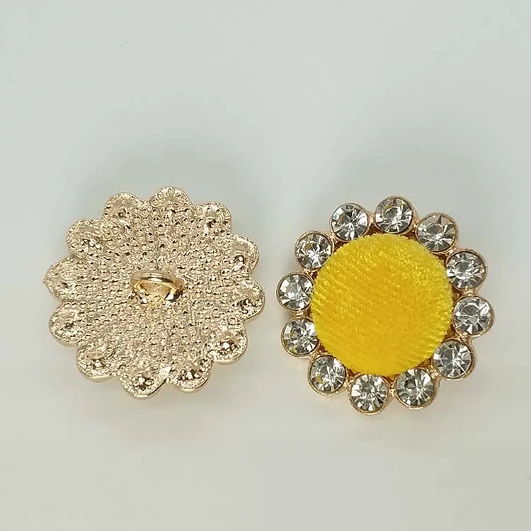 DIY Высокое качество bling-bling большой 3D подсолнухи бисером круглая кнопка пальто размер кнопки: 25 мм - Цвет: Безникелевый белый
