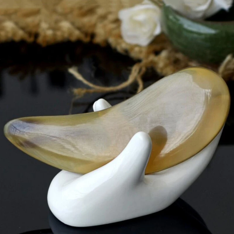 Натуральный Цвет рога соскабливающая доска способствует циркуляции крови Рог