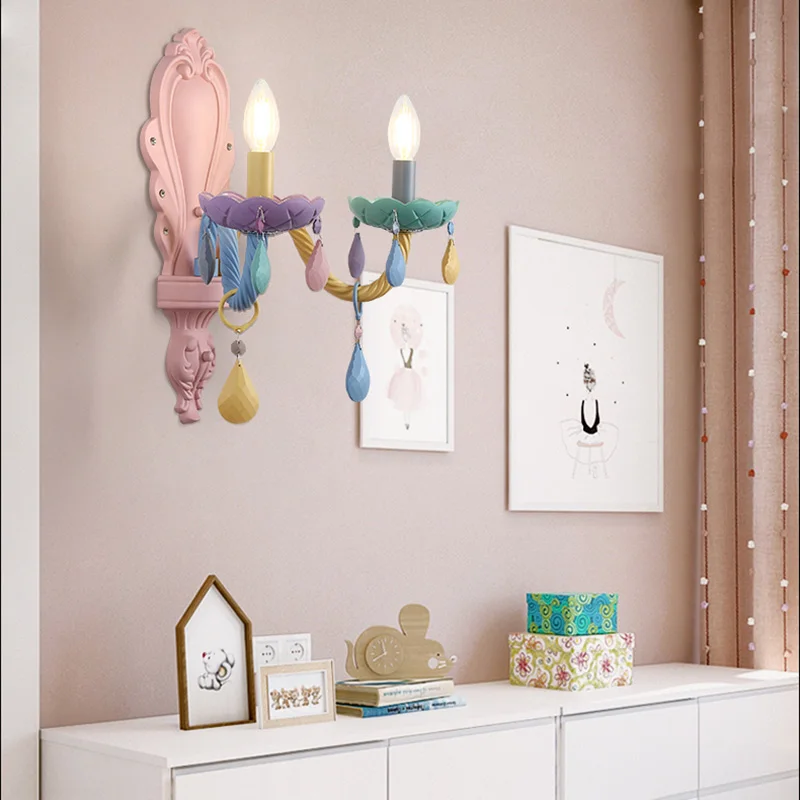 Настенный светильник в скандинавском стиле с изображением милой принцессы для