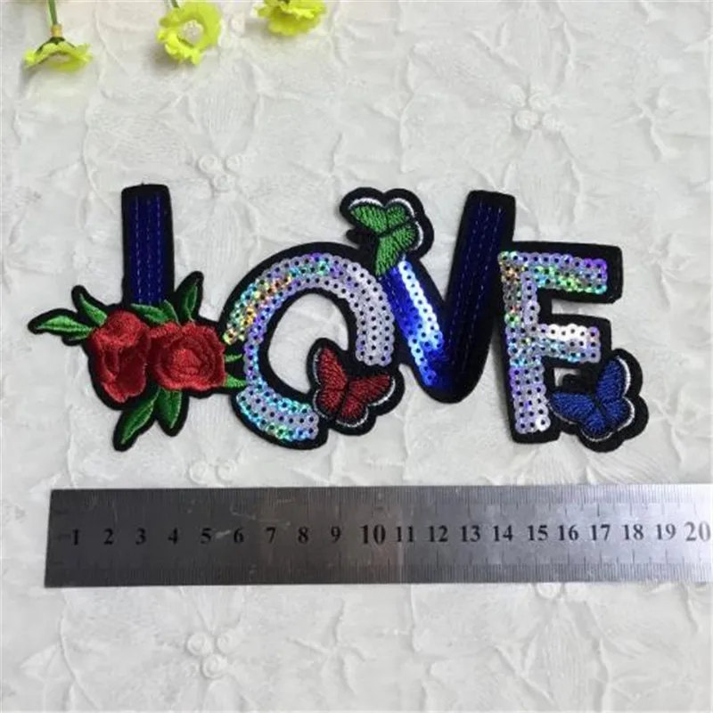 Мужская одежда для девочек с блестками и заплатками нашивками в виде розовой