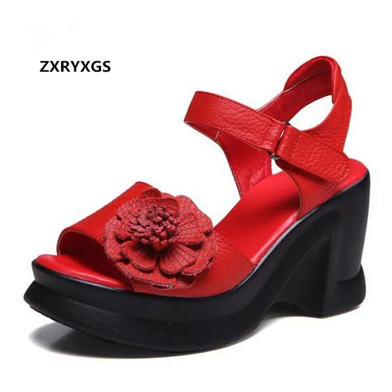 Женские сандалии на танкетке с цветком из коровьей кожи нескользящей подошве