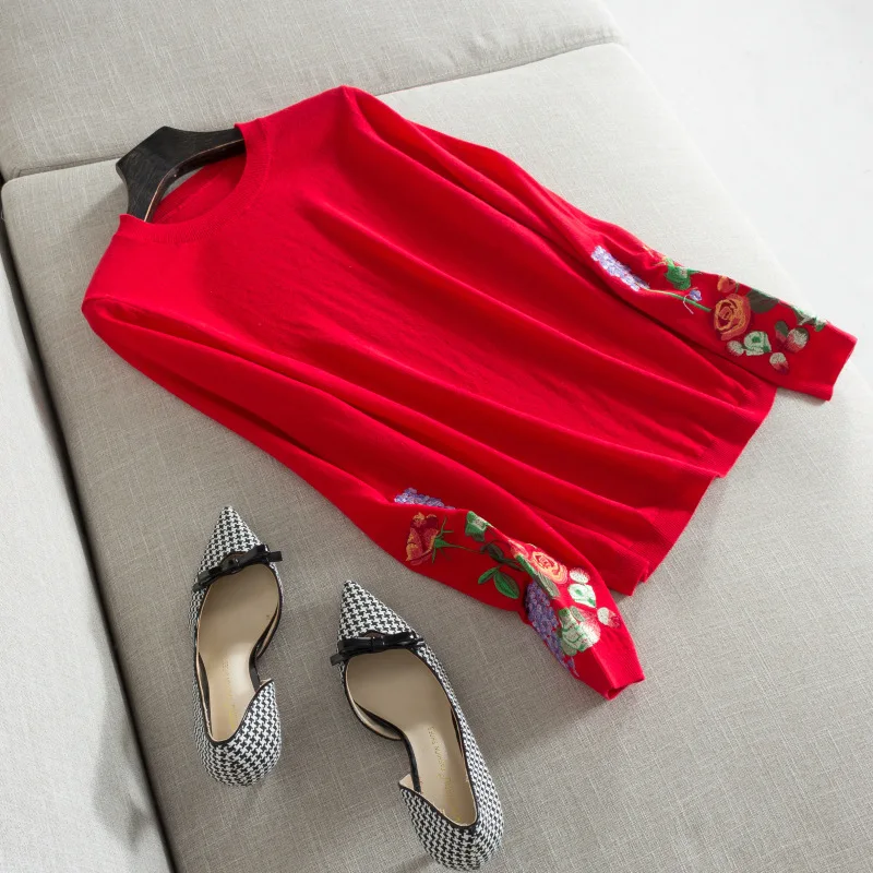 2017 autumn and winter new women's sweater sleeve embroidery flowers full wool ladies | Женская одежда