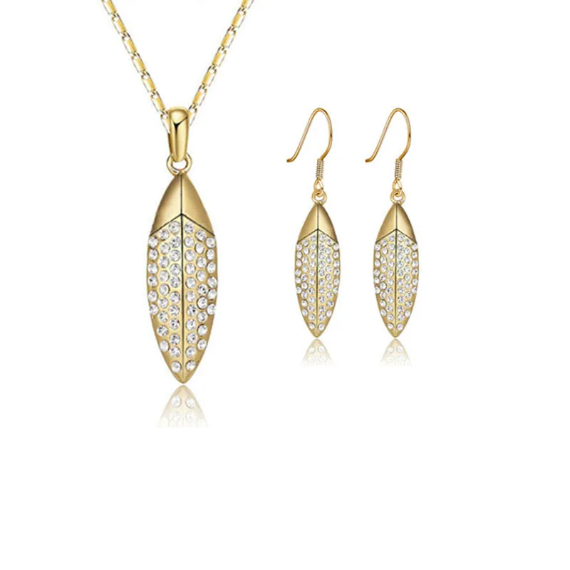 Бесплатная доставка Новая мода желтое золото заполнены прозрачными